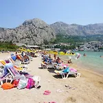 Apartment In With Terrace, Air Conditioning, Wifi, Washing Machine