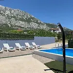 Apartment In With Terrace, Air Conditioning, Wifi, Washing Machine