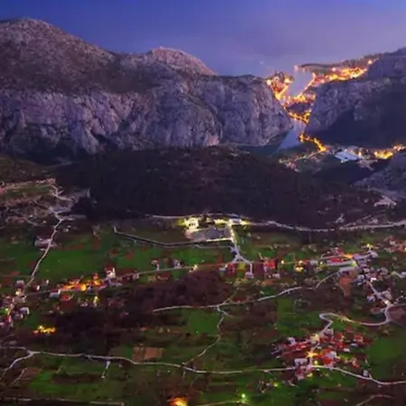 شقة In With Terrace, Air Conditioning, Wifi, Washing Machine